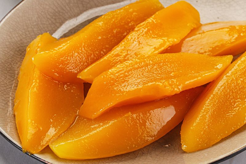 Mało kto docenia mango. Pomaga obniżyć cholesterol i walczy z tłuszczem na brzuchu
