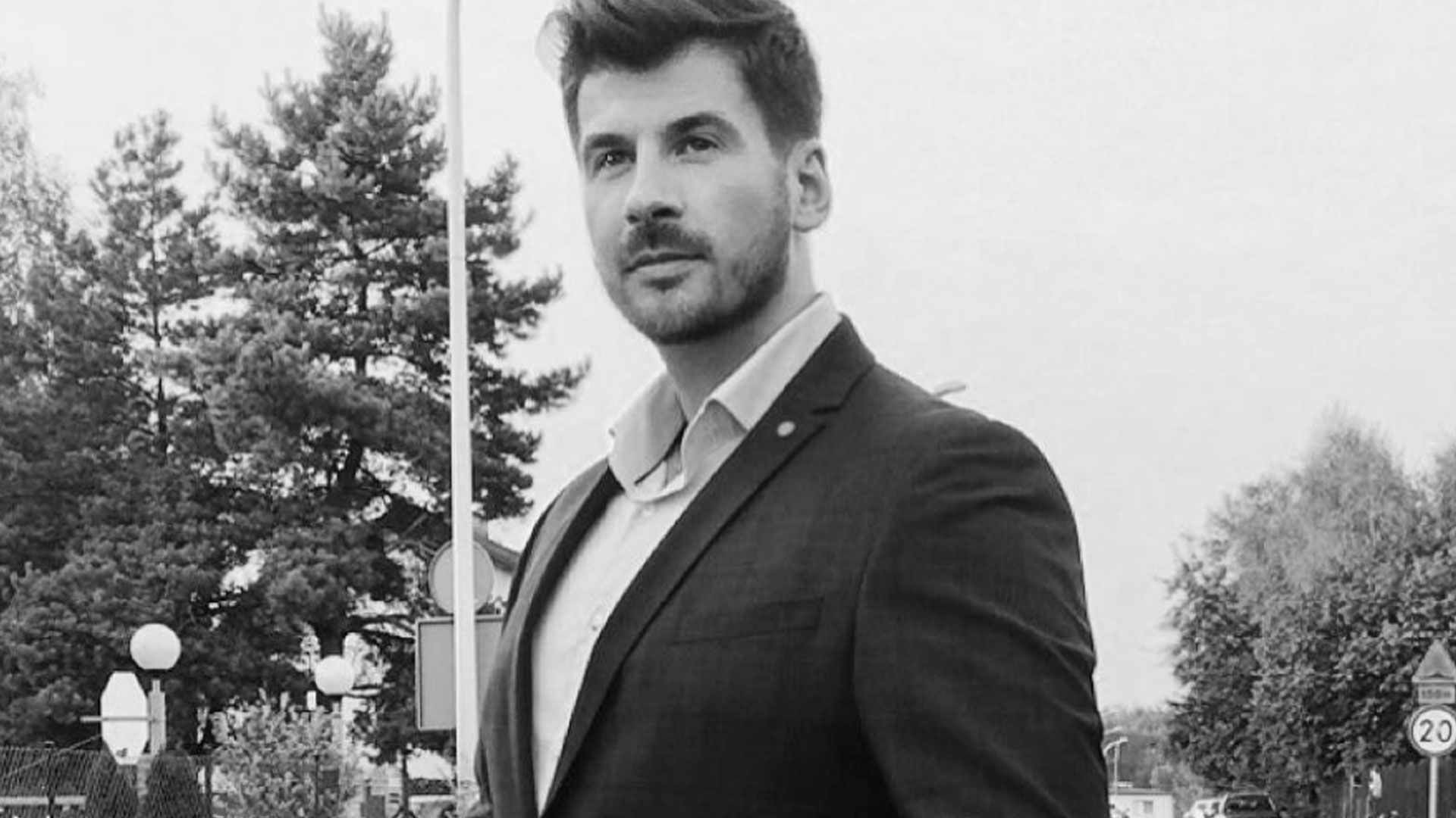 Tabloid ujawnia nieoficjalną przyczynę śmierci Macieja Mindaka: wstrząsające fakty i tragiczne zdarzenie